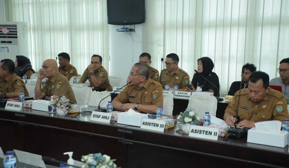 rapat koordinasi monitoring evaluasi Tim Koordinasi SPBE di Aula Mawar Kantor Bupati Asahan, Senin (13/2/2023)..(JurnalTerkini.id/rizki)