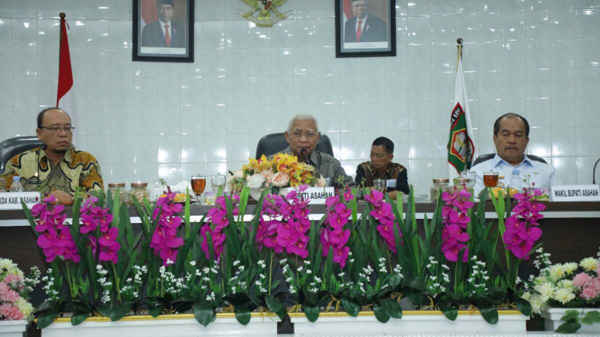 rakorpem asahan Bupati Asahan Surya memimpin Rapat Koordinasi Pemerintahan di Aula Melati Kantor Bupati Asahan, Jumat (10/2/2023). (JurnalTerkini.id/Rizki)