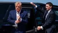 Donald Trump didakwa kriminal Grand jury di Manhattan memutuskan untuk mendakwa mantan Presiden AS Donald Trump, Kamis (30/3).