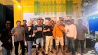 Usai rapat Kamis (2/3/2023) malam, para pengurus DPD PJS Kepri dengan DPC Kabupaten Natuna melakukan foto bersama. (Foto/ist)
