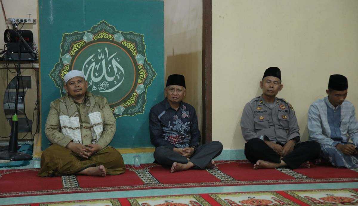Pemkab asahan safari ramadhan Bupati Asahan H. Surya, BSc di hari pertama safari Ramadhan, Selasa (28/3/2023) mengunjungi Masjid Al-Muhsinin Dusun V Desa Teluk Dalam Kecamatan Teluk Dalam. (JurnalTerkini.id/rizki)