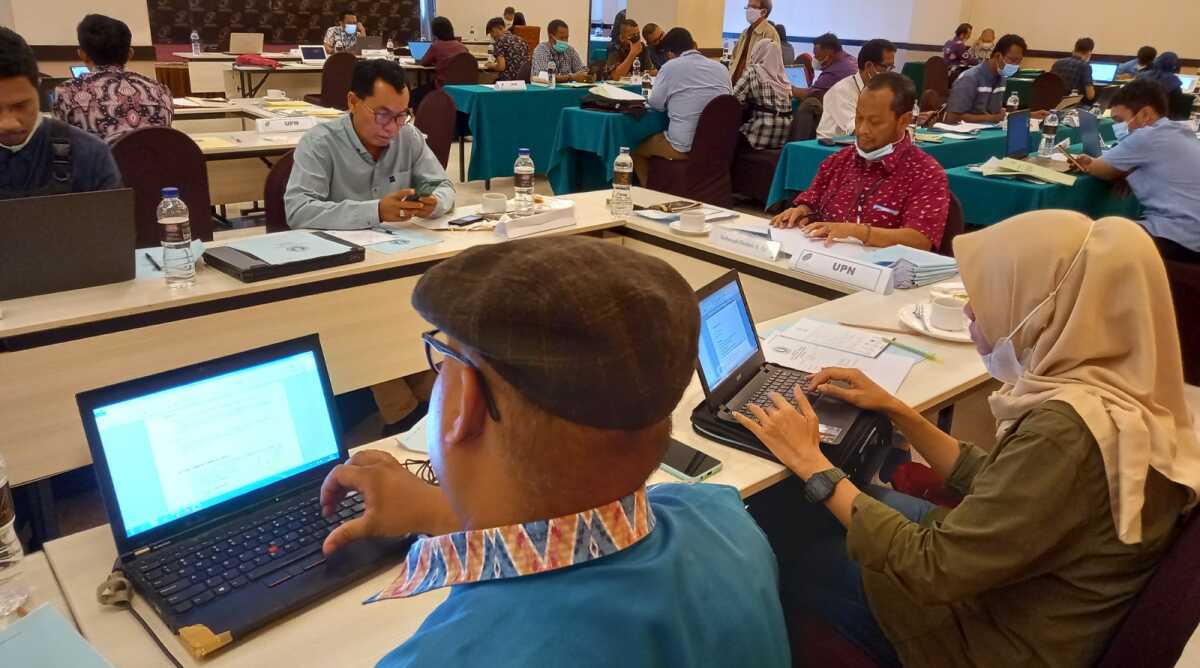 Kegiatan UKW gratis yang difasilitasi Dewan Pers dan dilaksanakan oleh UPN Veteran Yogyakarta di Pekanbaru, 22-23 Maret 2022. (Foto: UPN Veteran)