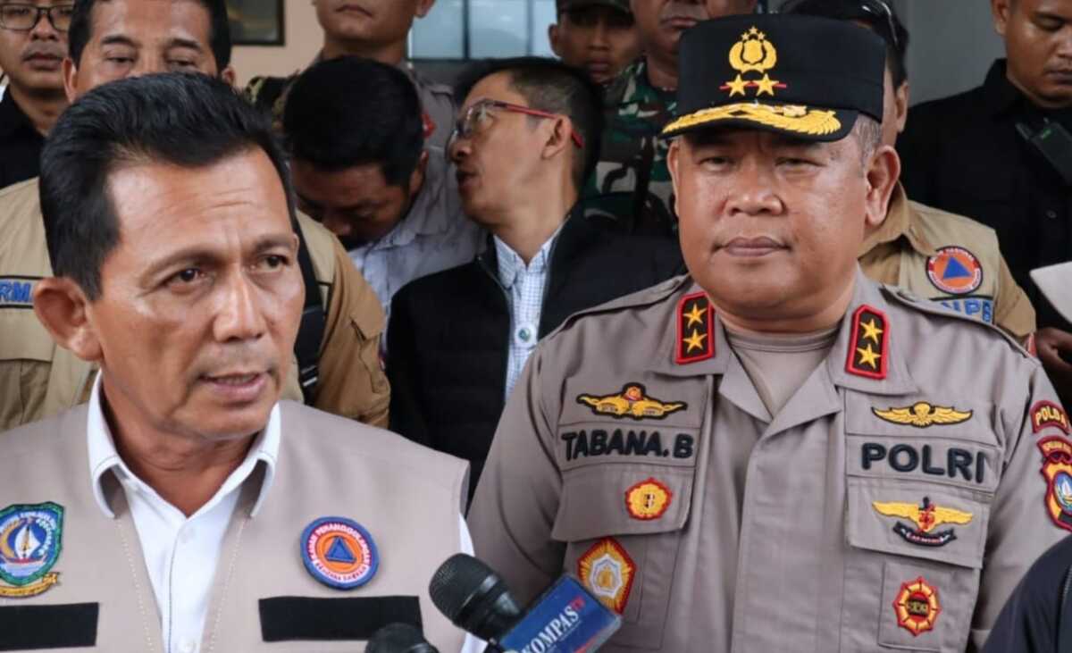 gubernur Kepri dan kapolda Gubernur Kepri H. Ansar Ahmad, SE., MM bersama Kapolda Kepri Irjen Pol Drs Tabana Bangun, M.Si, usai mengikuti rapat koordinasi penangan bencana Serasan, di Natuna, Selasa (7/3/2023). (Foto: Ist/Anton Marulam/jurnalterkini.id)