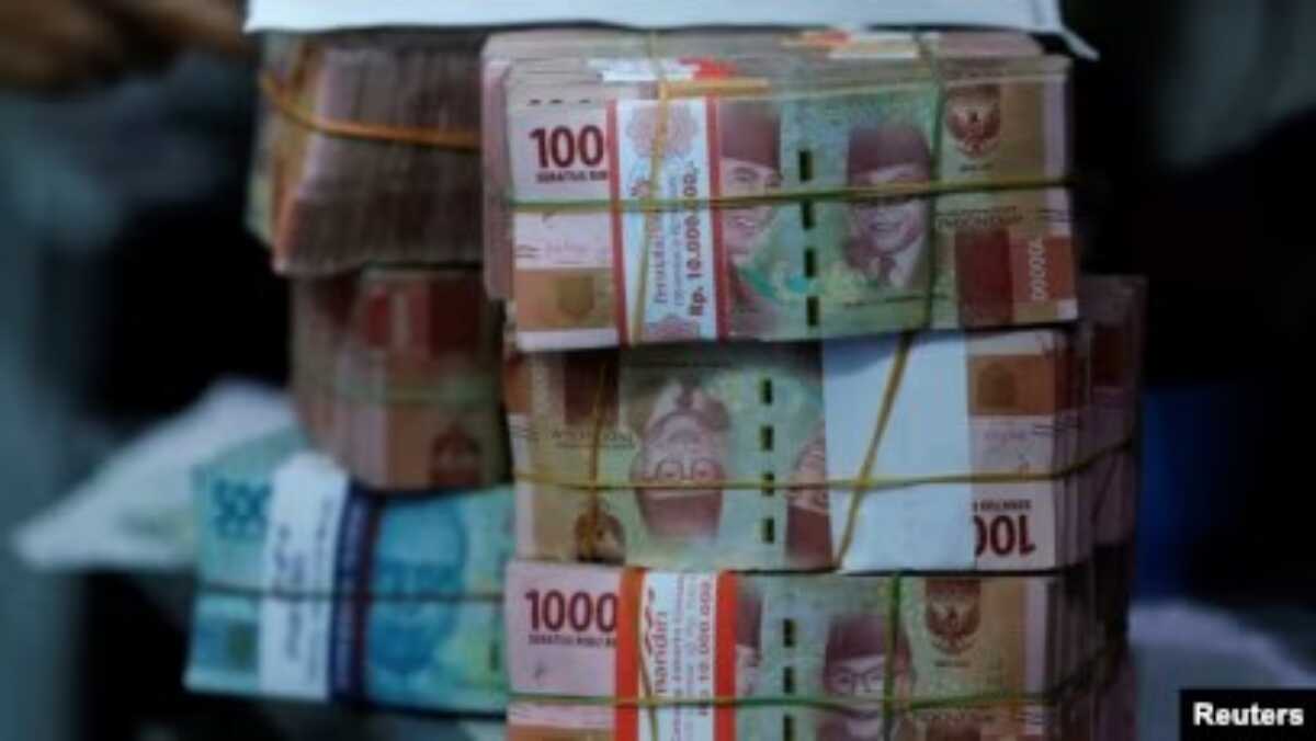 tumpukan rupiah