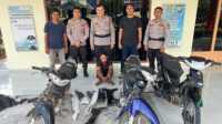 Oknum RT berinisial BJ (35) (duduk) diamankan d Polsek Kundur, Sabtu (8/4/2023) karena diduga terlibat pencurian kendaraan bermotor di wilayah Kecamatan Kundur. (foto istimewa)
