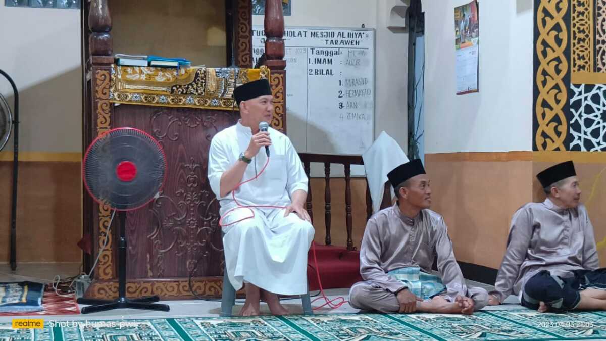 Wabup Natuna, Rodhial Huda saat menyampaikan ceramah. (foto/ist)