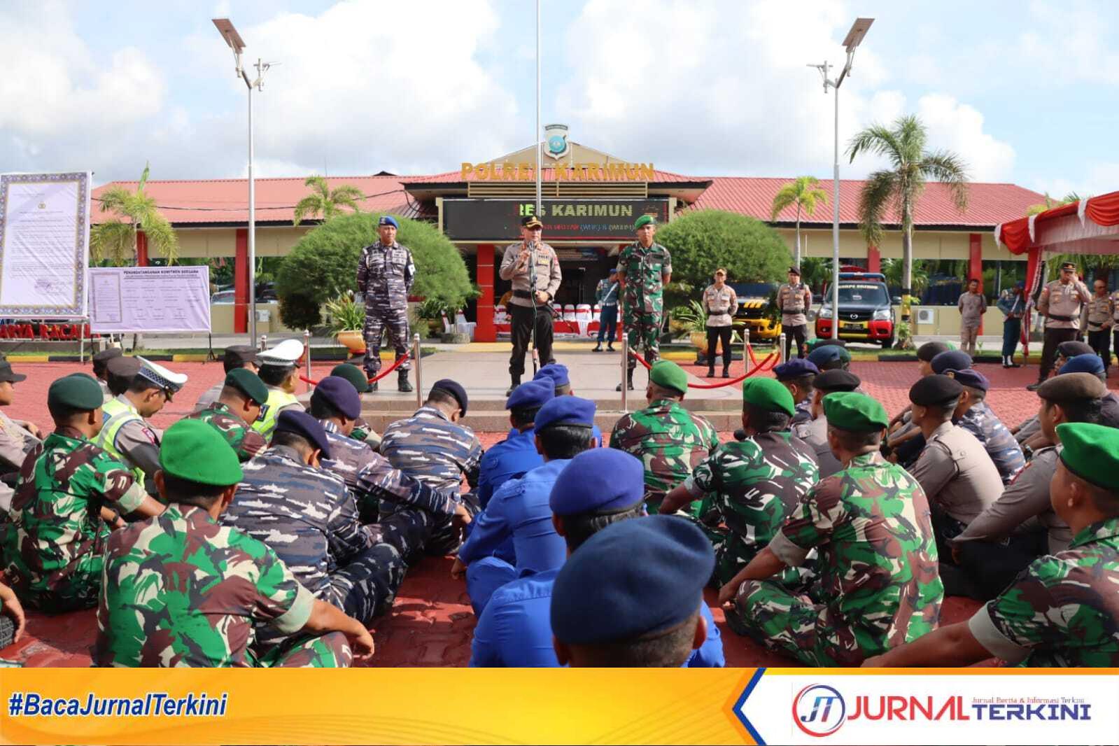 Polres Karimun menggelar apel bersama sejumlah instansi, termasuk TNI untuk antisipasi kebakaran hutan dan lahan di Mapolres Karimun, Kamis (4/5/2023). (foto istimewa)