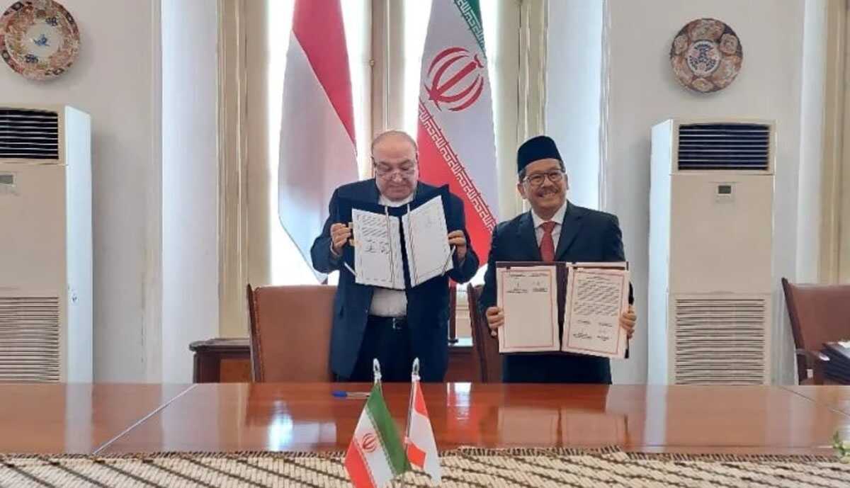 Penandatanganan MoU tentang kerja sama Jaminan Produk Halal (JPH) antara Pemerintah Indonesia dengan Iran di Istana Bogor, Selasa (23/5/2023) (Kemenag)