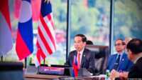 KTT ASEAN Presiden Joko Widoro mengatakan ASEAN mempunyai aset kuat untuk bisa menjadi epicentrum of growth di mana ada pertumbuhan ekonomi yang tinggi di atas rata-rata dunia, bonus demografi, dan stabilitas kawasan yang cukup terjaga. (Foto: Courtesy/Biro Setpres)