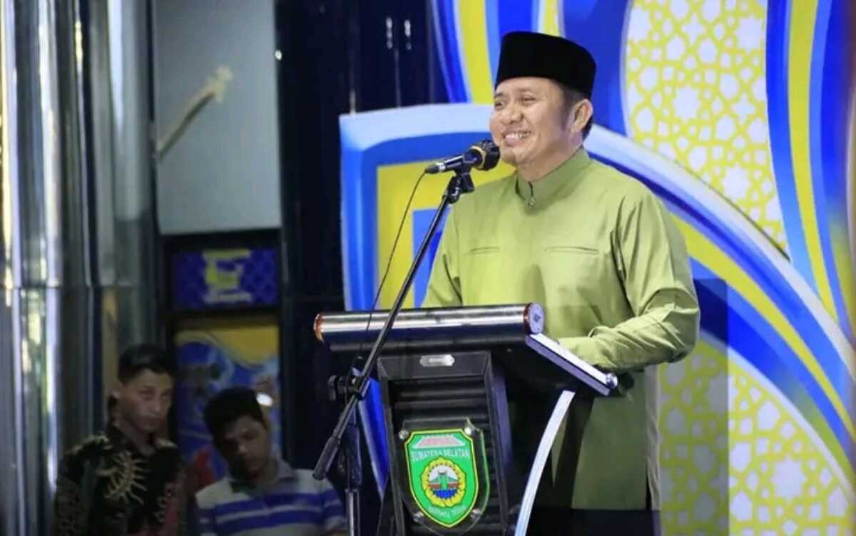Gubernur Sumsel Herman Deru membuka Gubernur Sumsel Herman Deru STQH XXVll tingkat Provinsi Sumsel tahun 2023 di Taman Olah Raga Megang (TOM) Kelurahan Puncak Kemuning Kecamatan Lubuklinggau Utara ll Kota Lubuklinggau, Rabu (17/5/2023) malam. (JurnalTerkini.id/alam budi kesuma)