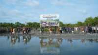 bupati asahan tanam mangrove nasional Bupati Asahan beserta jajaran TNI dan instansi lainnya menanam mangrove yang ditanam serentak secara nasional, Senin (15/5/2023). (JurnalTerkini.id/rizki)