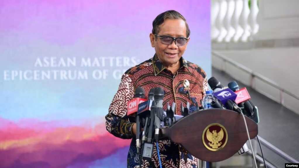 mahfud md Menko Polhukam Mahfud MD menyatakan Pemerintah hanya akan fokus kepada para korban pelanggaran HAM berat masa lalu sesuai dengan rekomendasi penyelesaian secara non yudisial pelanggaran HAM berat masa lalu. (Biro Setpres RI)