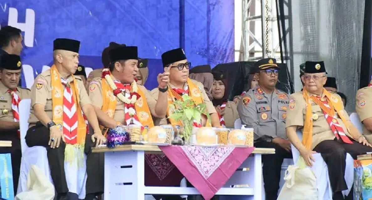 Sekretaris Jenderal Kwartir Nasional Gerakan Pramuka, Mayjen TNI (Purn) Dr Bachtiar, Gubernur Sumsel Herman Deru dan Wali Kota Lubuklinggau H SN Prana Putra Sohe (JurnalTerkini.id/alam budi kesuma)
