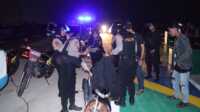Personel Polres Karimun menggelar patroli balap liar Sabtu (3/4/2023) malam. (foto Humas Polres Karimun)