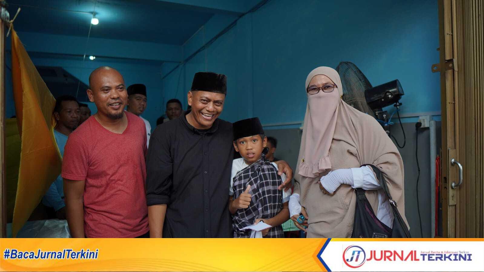 Khitanan massal gratis yang digelar ormas Pameral di Sekretariat Pameral, Sei Pasir, Kecamatan Meral, Senin (19/6/2023). (JurnalTerkini.id/Yogi)