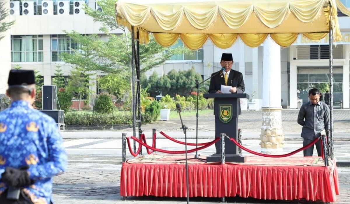 harkitnas di inhil Bupati Indragiri Hilir (Inhil) HM memimpin upacara memperingati Hari Kebangkitan Nasional ke-115 dengan tema "Semangat Untuk Bangkit", di halaman Kantor Bupati, Jalan Akasia No. 01 Tembilahan, Senin (22/05/2023). (Dok. Diskominfo Inhil)