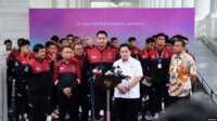 ketua umum pssi erick thohir Ketua Umum PSSI Erick Thohir dalam konferensi pers di Istana Presiden, Jakarta, Senin (5/6) mengatakan pemerintah dan PSSI akan mendukung pengembangan pemain muda timnas sepak bola Indonesia. (Biro Setpres RI)