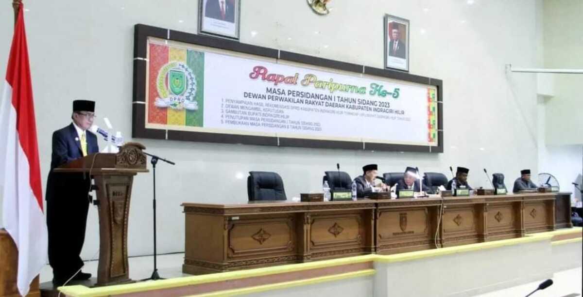lkpj Bupati inhil Bupati Inhil HM Wardan memberikan tanggapan terhadap rekomendasi DPRD inhil terkait Laporan Keuangan dan Pertanggungjawaban APBD tahun anggaran 2022 dalam rapat paripurna, Rabu (26/4/2023). (Dok. Diskominfo Inhil)