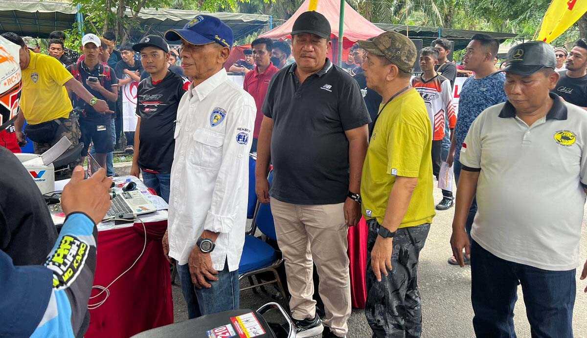 Wakil Bupati Asahan Taufik Zainal Abidin Siregar usai membuka Kejuaraan Dragbike 2023 di Pabrik Benang Kisaran, Minggu (2/7/2023). (Dokumentasi Pribadi)