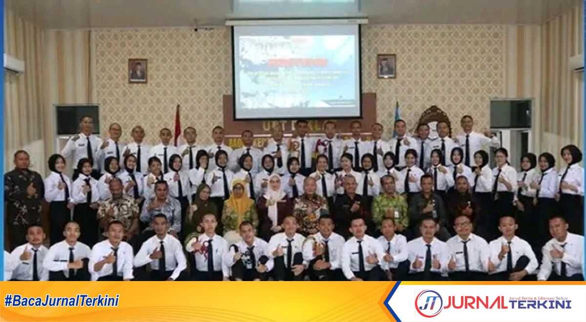 latsar CPNS lubukinggau Peseta pelatihan dasar (Latsar) CPNS Golongan III Angkatan Vll, Golongan II Angkatan Vll dan VIII di lingkungan Pemkot Lubuklinggau berfoto bersama usai acara di Aula UPT Diklat BKPSDM Lubuklinggau, Sabtu (29/7/2023). (Dokumentasi pribadi)