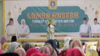 lomba hadrah tanjungpinang Ketua TP-PKK Provinsi Kepulauan Riau (Kepri) Dewi Kumalasari Ansar membuka lomba hadrah tingkat Kabupaten Bintan di Gedung Nasional, Tanjung Uban, Sabtu (29/7/2023). (Dok. Diskominfo Kepri)