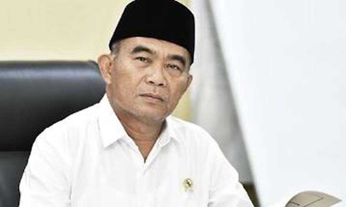 Menteri Koordinator Bidang Pembangunan Manusia dan Kebudayaan (PMK) Muhadjir Effendy (siberindo.co)