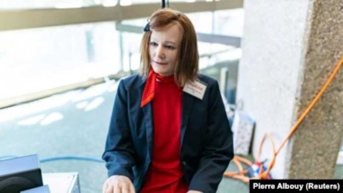 Robot humanoid 'Nadine' dipamerkan dalam acara konferensi 'AI untuk Kebaikan', di Jenewa, Swiss, 6 Juli 2023. (Foto: REUTERS/Pierre Albouy)