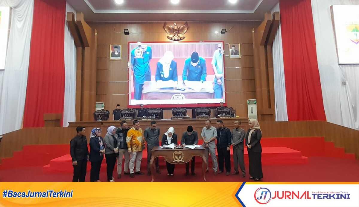 DPRD Musi Rawas Sumatera Selatan menggelar rapat paripurna dengan agenda Penyampaian Nota Keuangan dan Raperda APBD-P 2023. Rabu, (23/08/2023). (Dokumentasi pribadi)
