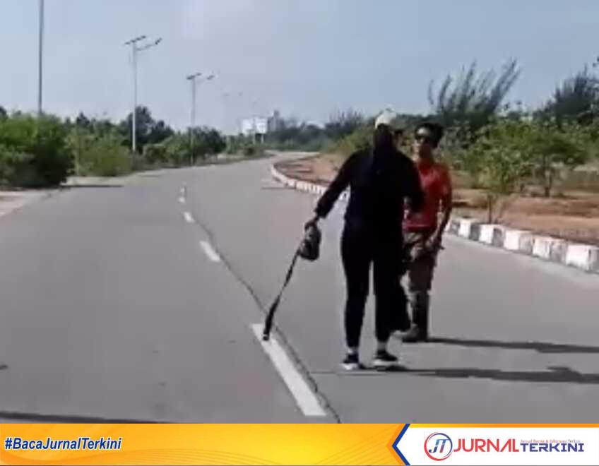 Tangkapan layar seorang wanita yang dilecehkan saat berolahraga di Coastal Area, Sabtu (5/8/2023) pagi. (Dokumentasi pribadi)