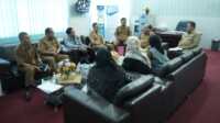 YAI Kisaran Sekretaris Daerah Kabupaten Asahan Drs. John Hardi Nasution, M.Si menerima audiensi Yayasan Abulyatama Indonesia Cabang Kisaran di ruang kerja Sekda, Selasa (08/08/2023). (Dok. Diskominfo Asahan)
