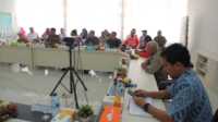 bupati asahan kunjungi PLTA asahan Bupati Asahan menggelar pertemuan ketika berkunjung ke lokasi pembangunan PLTA Asahan, Sabtu (13/8/2023). (Dok. Diskominfo Asahan)