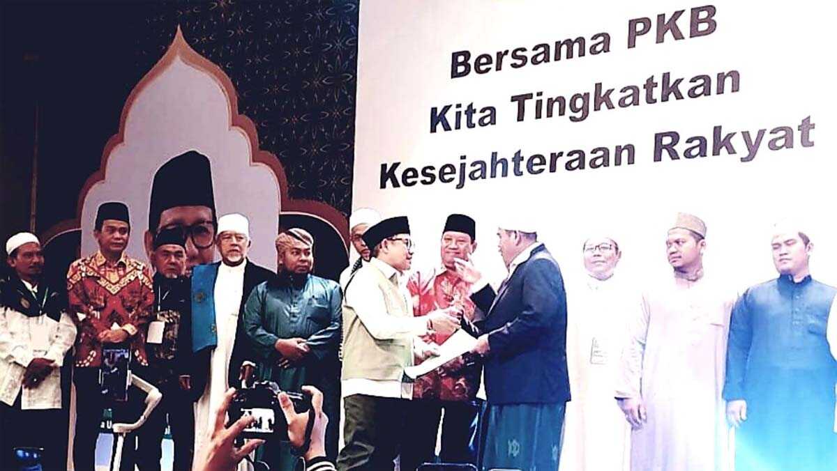 Peserta Ijtima Ulama yang Digelar PKB di Sumut Berikan Dukungan Gus Muhaimin Capres RI 2024. (sumut.siberindo.co)