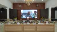 rakornas asahan Bupati Asahan H. Surya, BSc memimpin Rapat Koordinasi Pemerintah (Rakorpem) Bulan Agustus 2023 di Pendopo Rumah Dinas Bupati Asahan, Kamis (10/08/2023). (Dok. Diskominfo Asahan)