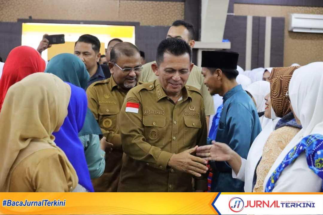 IMG_20230925_162058 Gubernur Kepri Ansar Ahmad bersama Bupati Karimun Aunur Rafiq dalam sebuah acara bersama para pelaku UMKM Karimun di Tanjung Balai Karimun beberapa waktu lalu. (Dok Jurnalterkini.id)
