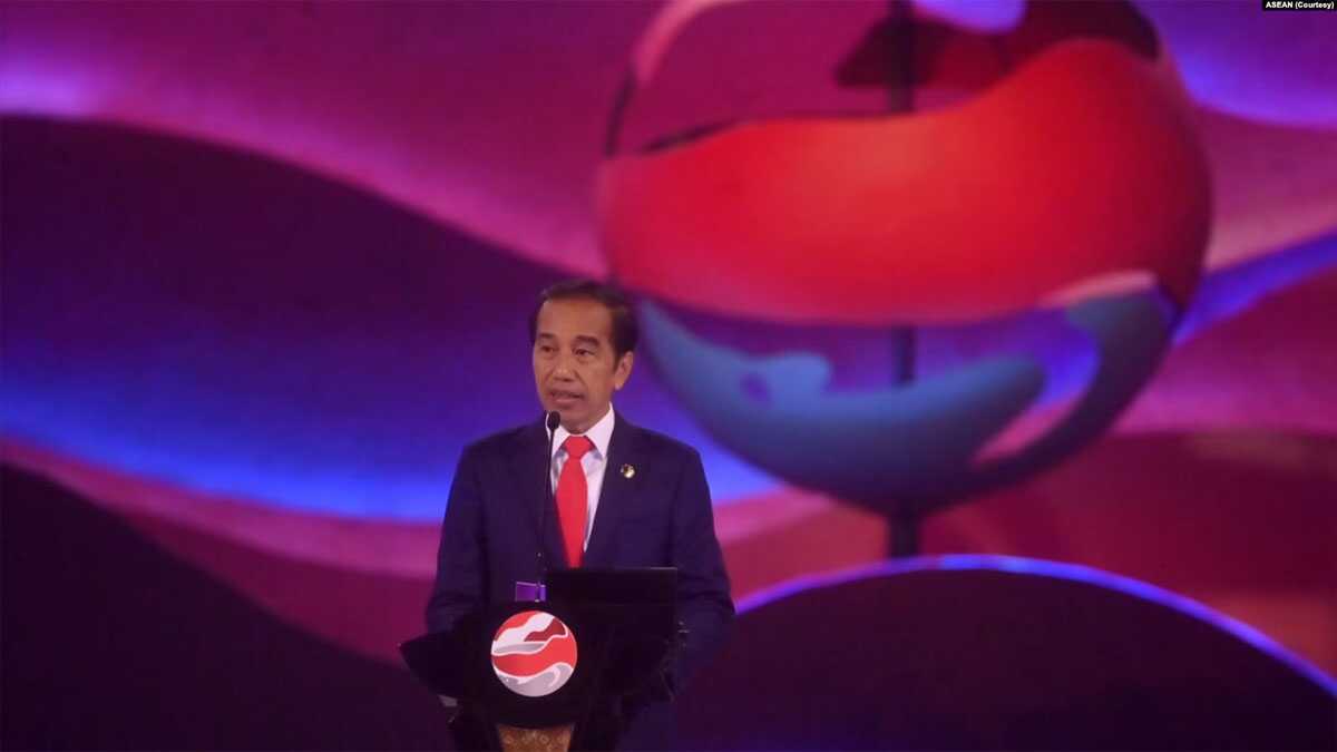 Presiden RI, Joko Widodo saat pembukaan KTT ASEAN ke-43 pada Selasa (5/9) di Jakarta. Joko Widodo mengatakan bahwa meski memiliki perbedaan pendapat, ASEAN harus tetap bersama sebagai kesatuan. (Photo: Courtesy/ASEAN)