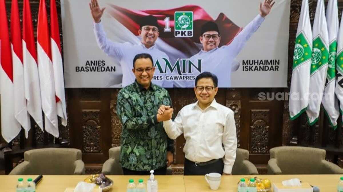anis-cak imin Anies Baswedan bersama Muhaimin Iskandar saat konferensi pers usai rapat di Kantor PKB, Cikini,Jakarta, Senin. (Antara Foto)