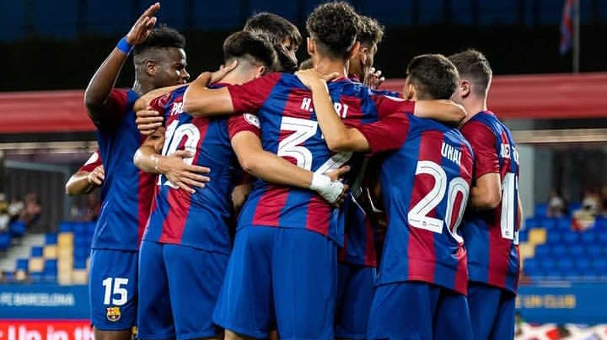 Para pemain Barcelona merayakan kemenangan atas Osasuna. (Instagram @tcbarcelonab)