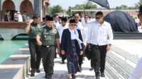 jenderal dudung dan wapres ma'ruf amin Kepala Staf TNI Angkatan Darat (KSAD) Jenderal Dudung Abdurachman dan Wakil Presiden Ma'ruf Amin ketika meresmikan Masjid Syarif Abdurachman, Cirebon. (Dok. SMSI)