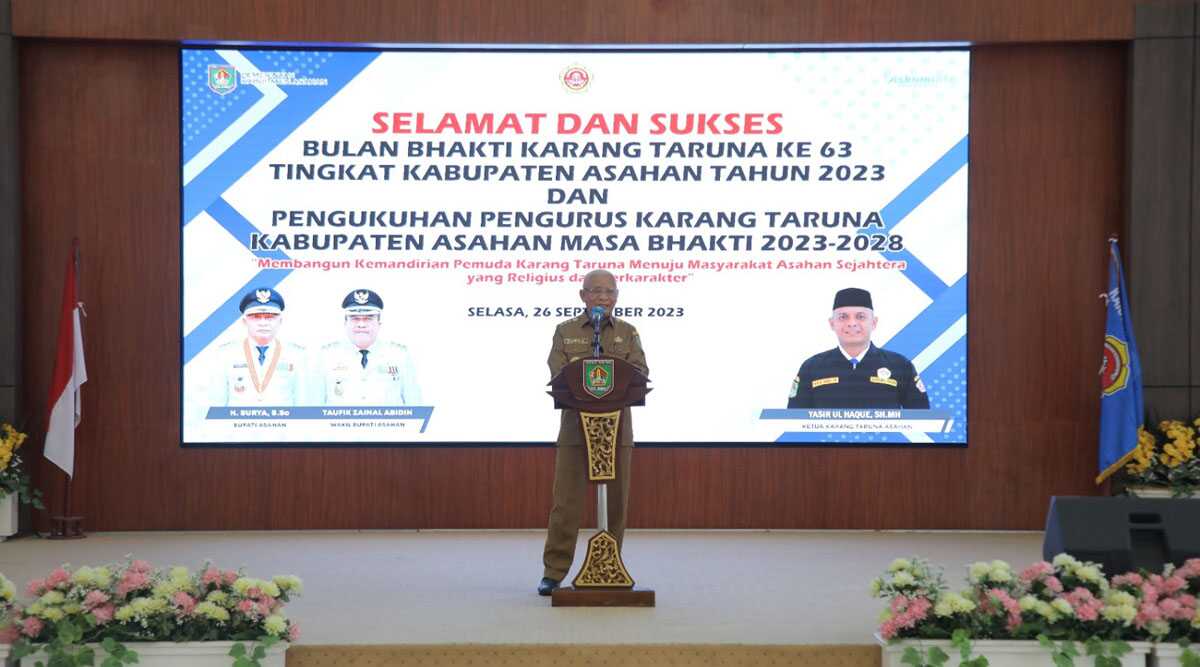 karang taruna asahan Bupati Asahan H Surya BSc memberikan kata sambutan usai mengukuhkan Pengurus Karang Taruna Kabupaten Asahan Masa Bhakti 2023-2028 di Pendopo Rumah Dinas Bupati Asahan, Selasa (26/09/2023). (Dok Diskominfo Asahan)