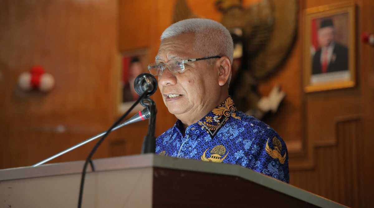 Bupati Asahan H Surya menyampaikan Nota Keuangan dan Ranperda Perubahan APBD 2023 di DPRD setempat,, Senin (18/9/2023). (Dok Diskominfo Asahan)