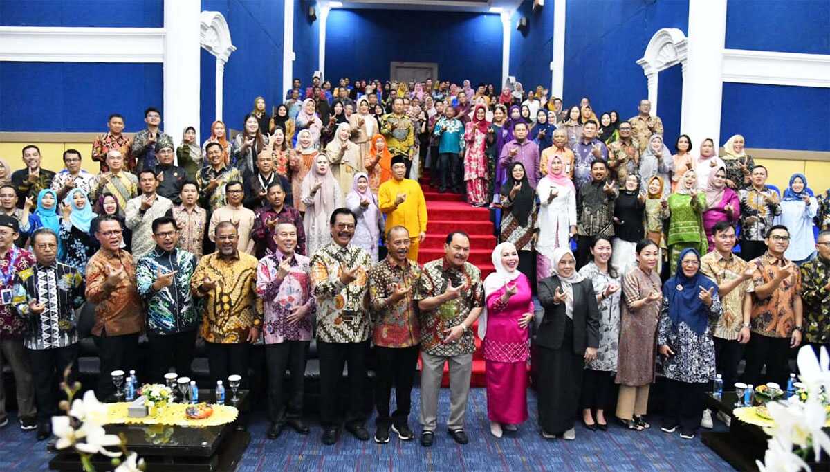 pelantikan rektor uniba Sekdaprov Adi Prihantara menghadiri pelantikan Rektor Universitas Batam (Uniba) di Rumengan Hall Uniba Batam, Jumat (25/8/2023). (kepriprov.go.id)