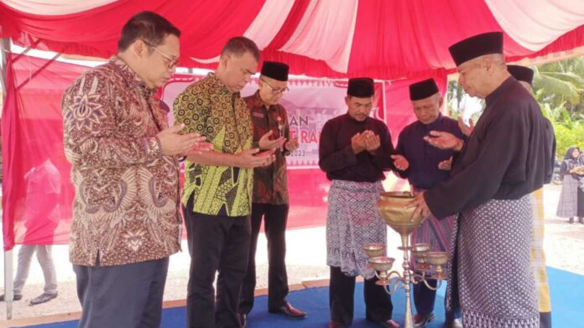 Tepung tawar peresmian pasar baru Ranai. (Dokumentasi pribadi)