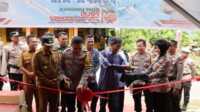 peresmian sumur bor polres bintan Kapolres Bintan AKBP Riky Iswoyo didampingi Camat Bintan Timur Anton Hatta Wijaya meresmikan penggunaan sumur bor sebagai sarana air bersih masyarakat Kampung Budi Mulya RT 003 RW 004, Kelurahan Kijang Kota, Kecamatan Bintan Timur, Selasa (5/9/2023). (Dok Humas Polres Bintan)
