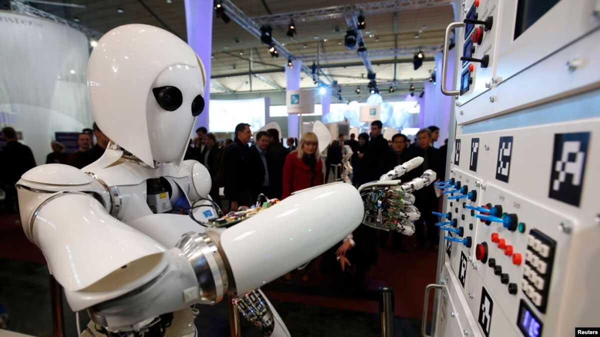 pibot pilot robot dengan kecerdasan buatan Sebuah tim peneliti Korea Selatan telah mengembangkan pilot robot humanoid canggih yang disebut PIBOT, yang dapat memahami pedoman penerbangan. (Foto: Ilustrasi/Reuters)