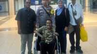pria hilang di karimun pulang Muhammad Sani, (duduk di kursi roda) pria yang hilang 10 tahun akhirnya kembali kepada keluarganya,di Baran Barat, Kecamatan Meral, Kabupaten Karimun, Jumat (8/9/2023). (Dok Humas Polres Karimun)