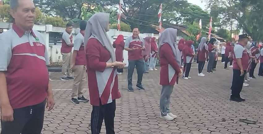 Dinas PMD Sumbar di Jalan Pramuka, Padang menggelar senam sehat, Rabu (30/8/2023) pagi. (sumbar.siberindo.co)