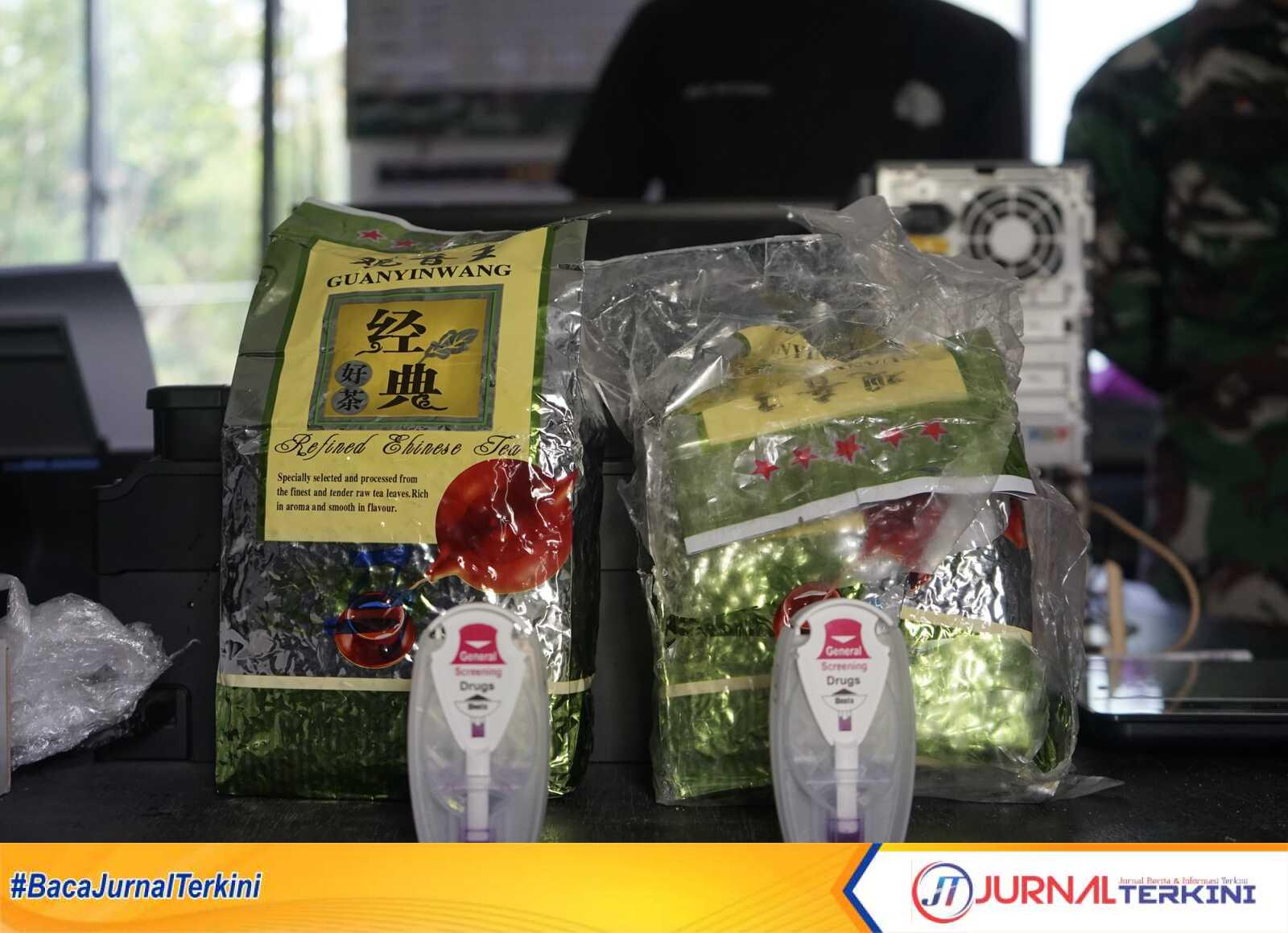 IMG_20231018_212401 bungkusan diduga narkotika jenis sabu ditemukan di dalam sampan yang terombang-ambing di Perairan Takong Hiu, Kabupaten Karimun, Kepulauan Riau, Selasa (16/10/2023). (jurnalterkini,id/yogi)