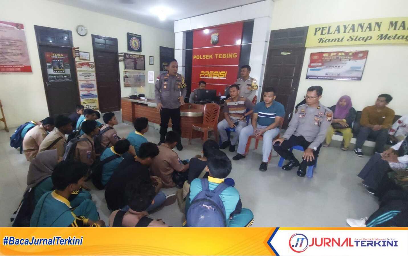 elasan pelajar Sekolah Menengah Atas (SMA) di Kabupaten Karimun, Kepulauan Riau diamankan polisi, Kamis (19/10/2023). (jurnalterkini.id/yogi)