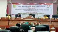 Ketua DPRD Natuna Daeng Amhar saat memimpin Rapat Paripurna peringatan HUT Kabupaten Natuna ke-24. (Dokuemntasi pribadi)