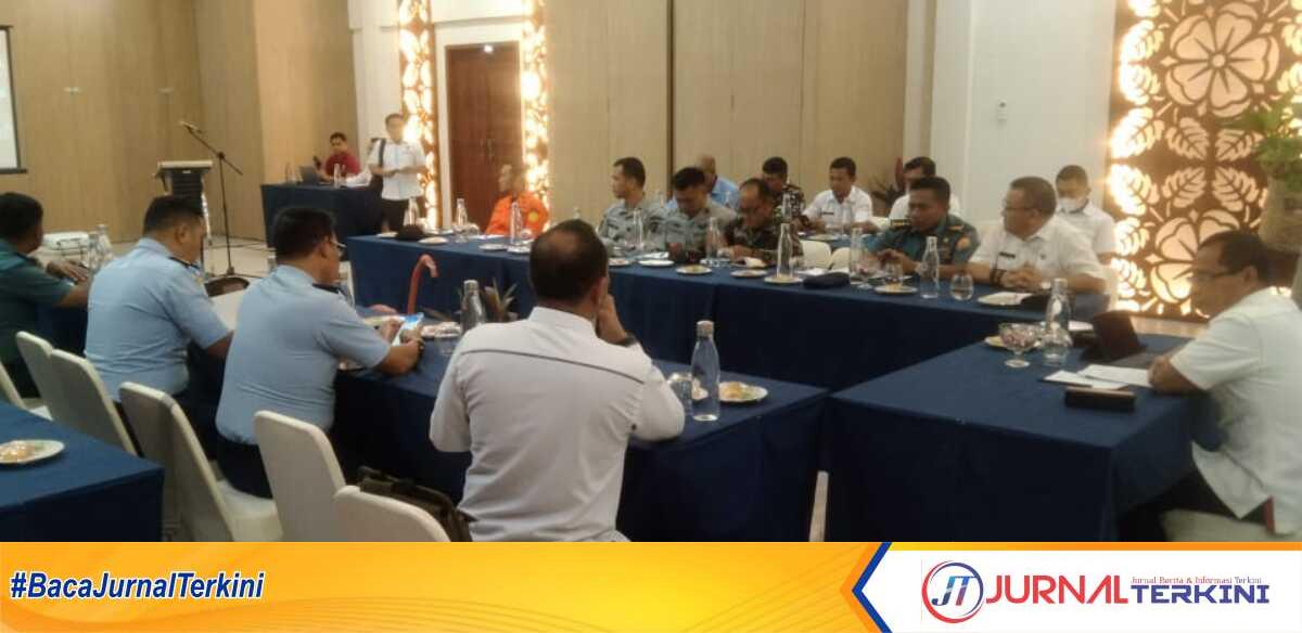 Suasana rapat koordinasi yang di gelar Tim Kemenko Polhukam RI di Ball Room Gajah Mina Jelita Sejuba Resort, Rabu (04/10/2023). (Dokumentasi pribadi)